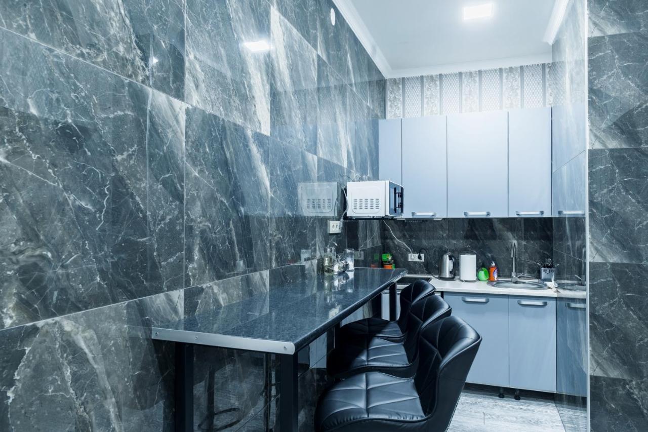Mini Hotel Barvy Lvova On Horodotska St. מראה חיצוני תמונה