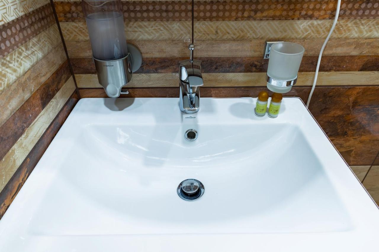 Mini Hotel Barvy Lvova On Horodotska St. מראה חיצוני תמונה