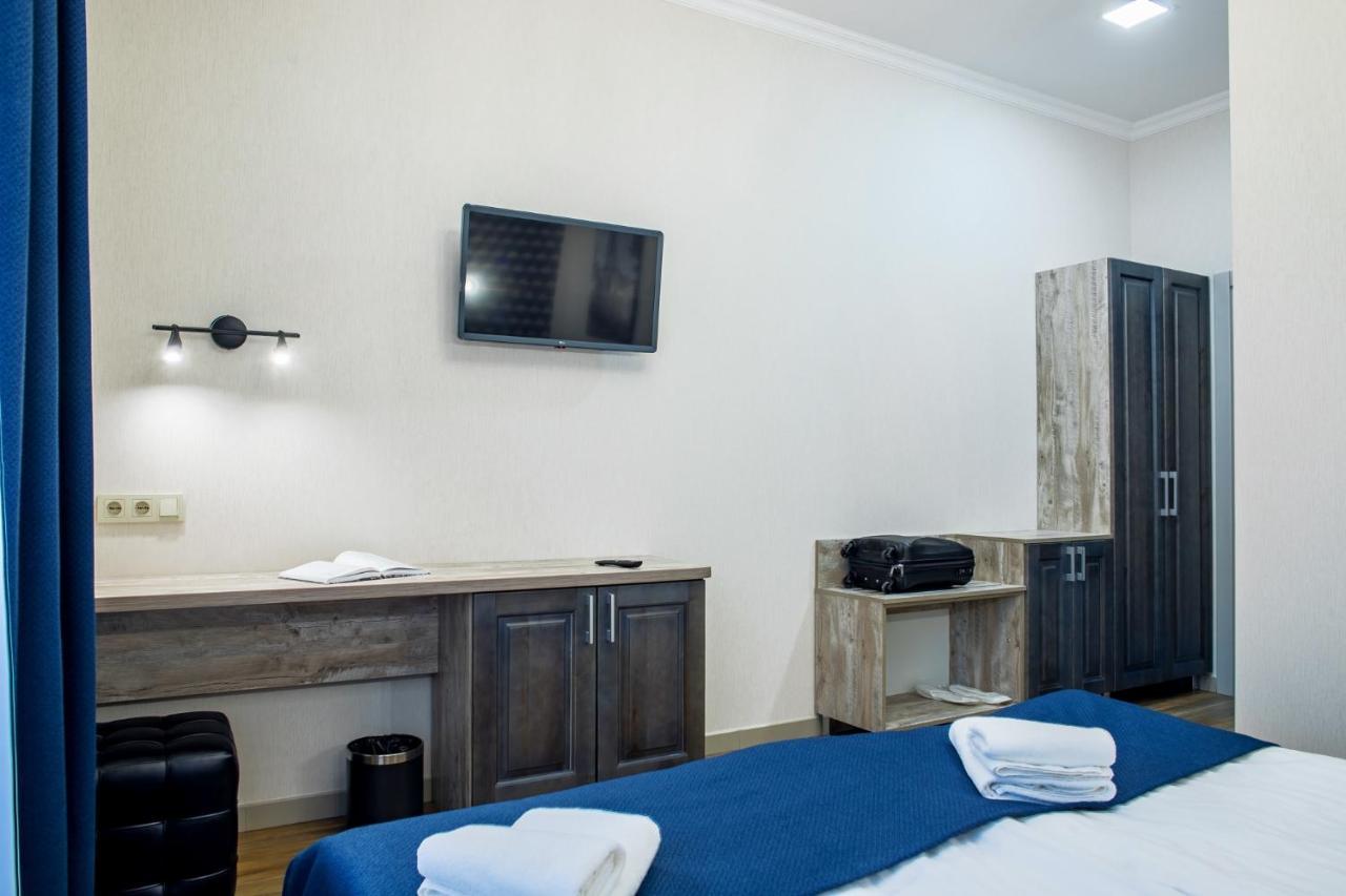Mini Hotel Barvy Lvova On Horodotska St. מראה חיצוני תמונה