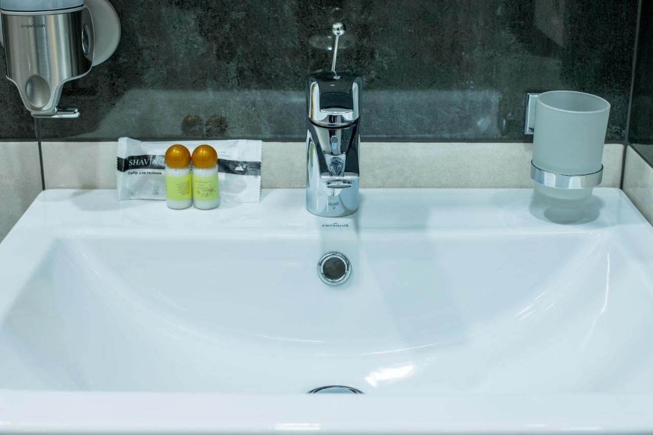 Mini Hotel Barvy Lvova On Horodotska St. מראה חיצוני תמונה